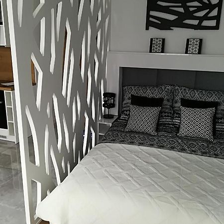 Apartament Wroclaw Centrum Dorzecze Legnickiej Luaran gambar