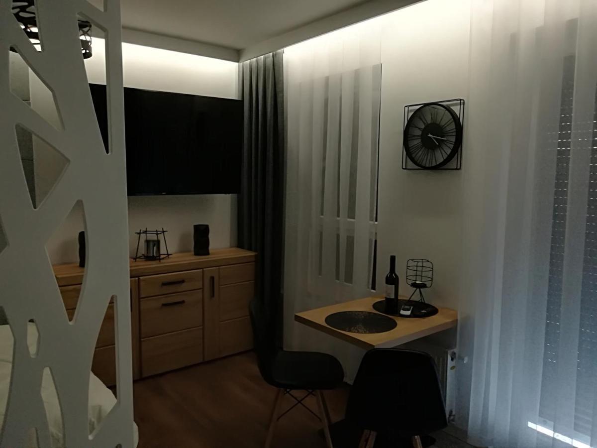 Apartament Wroclaw Centrum Dorzecze Legnickiej Luaran gambar